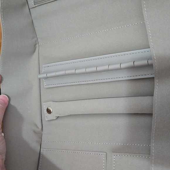 Pandora Jewelry Travel Case - Picture 7 of 8